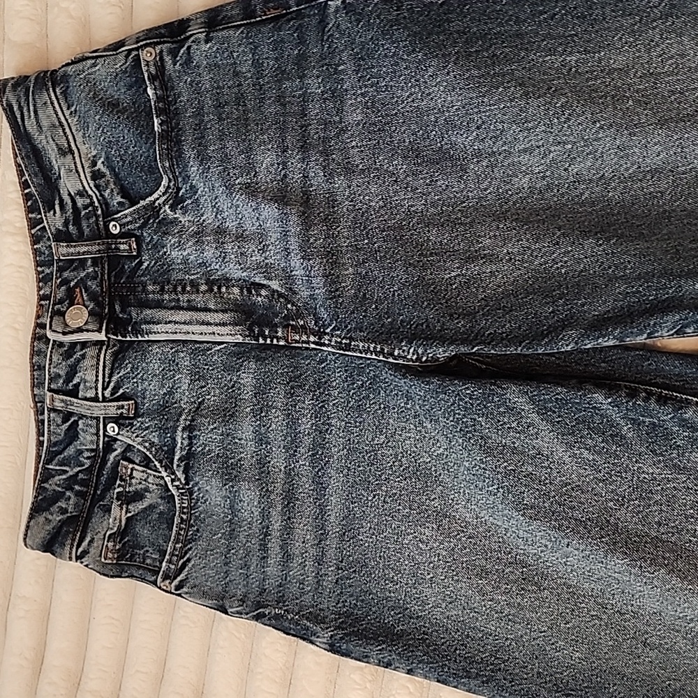 Express Relaxed High Rise Jeans - Picture 3 of 4